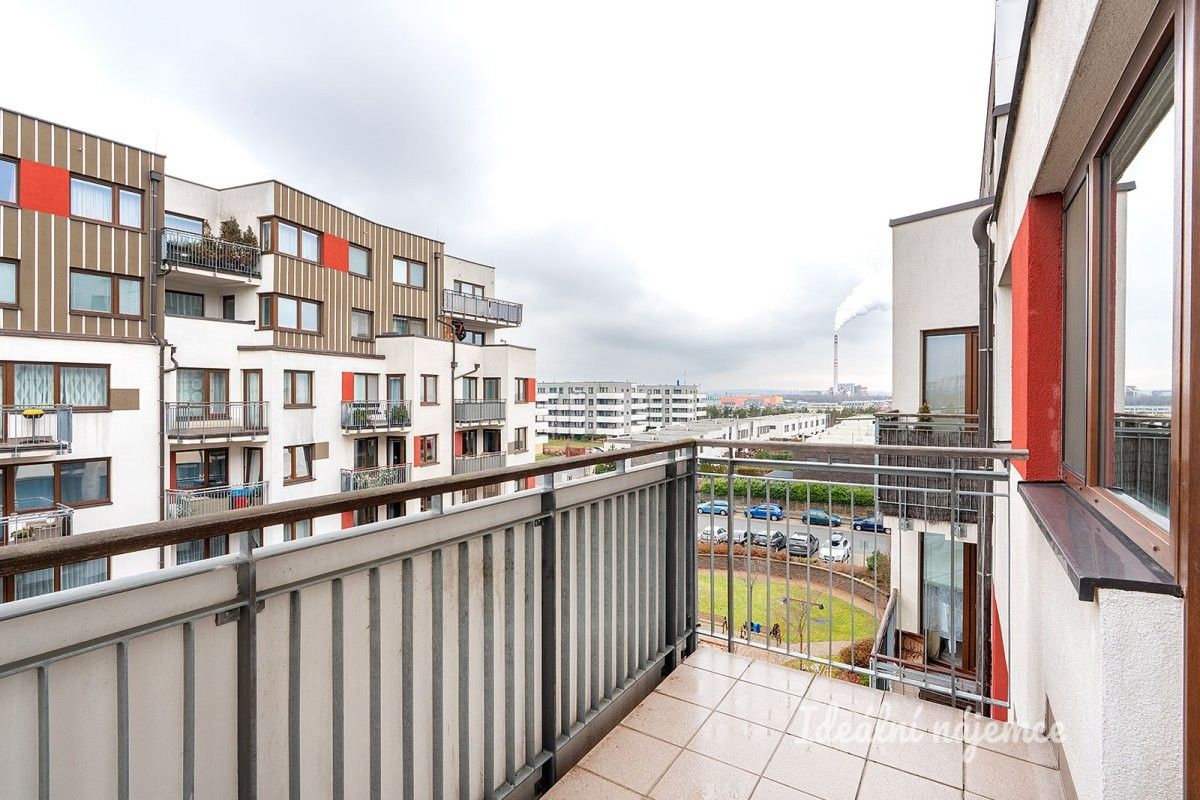 Pronájem byt 2+kk - Kardausova, Praha, 48 m²