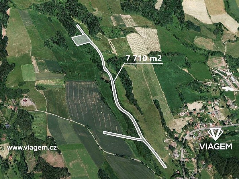 Les, 5 621 m²