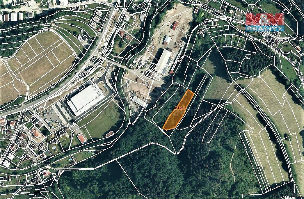 Louka, 3 766 m²