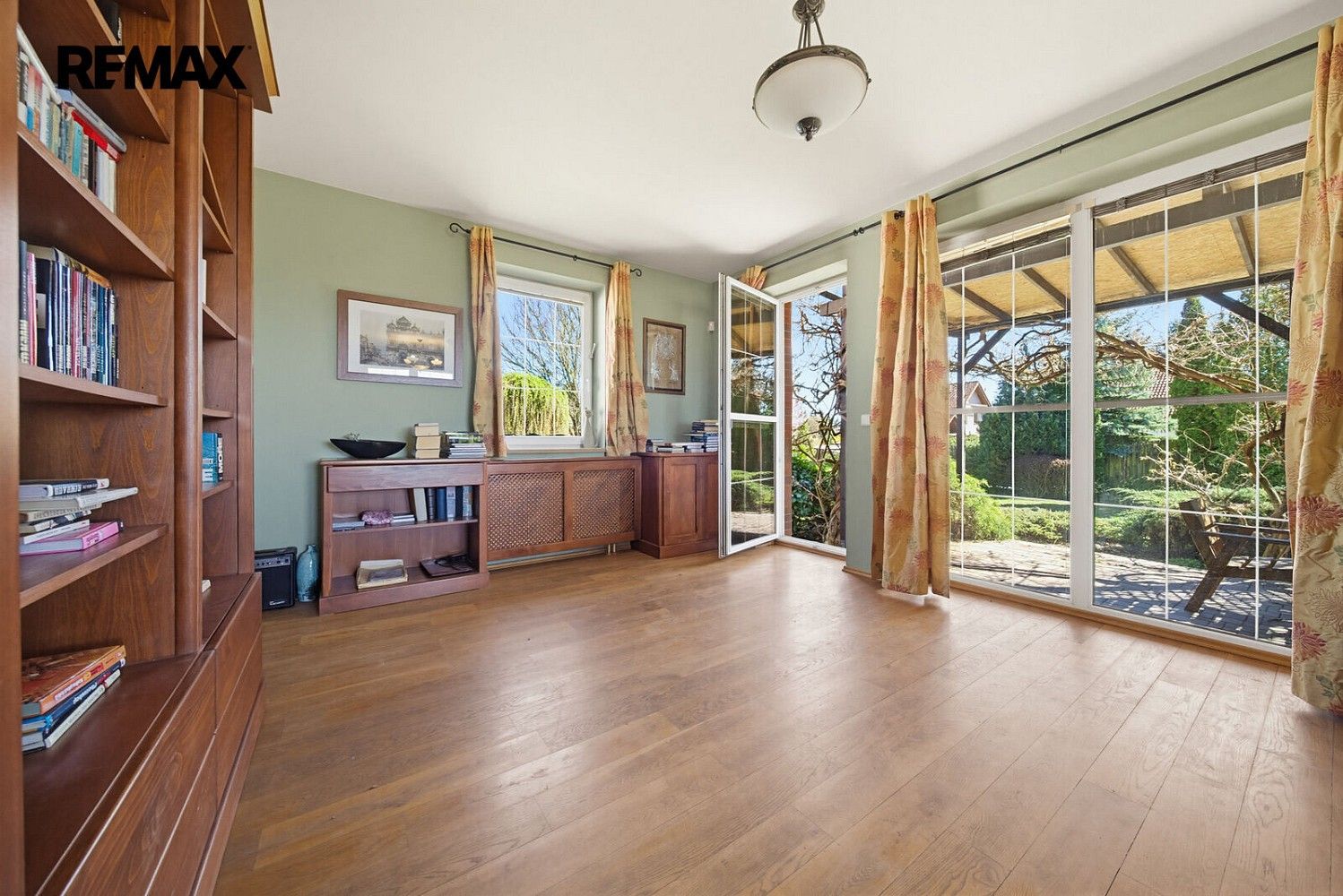 Prodej rodinný dům - Šestajovice, okres Praha-východ, Středočeský kraj, 194 m² - 2