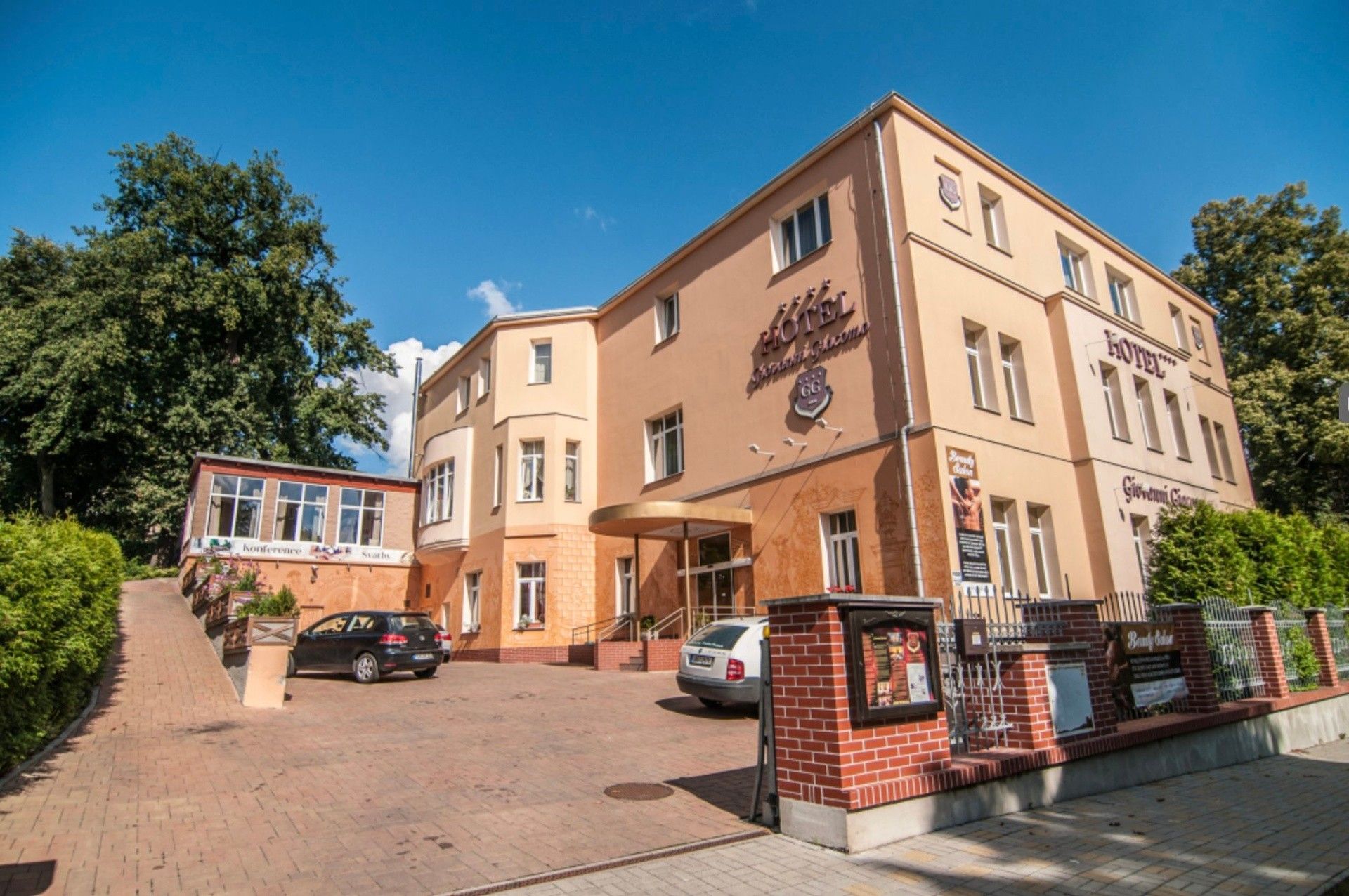 Ubytovací zařízení, Vrchlického, Teplice, 1 500 m² - 1