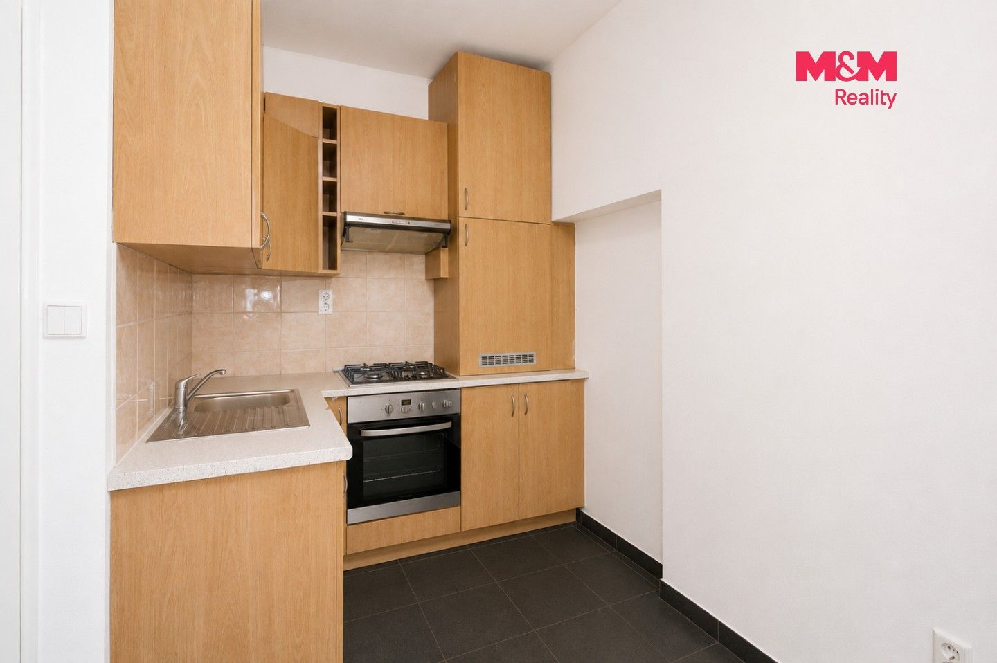 1+1, Hanusova, Praha, 37 m² - 2
