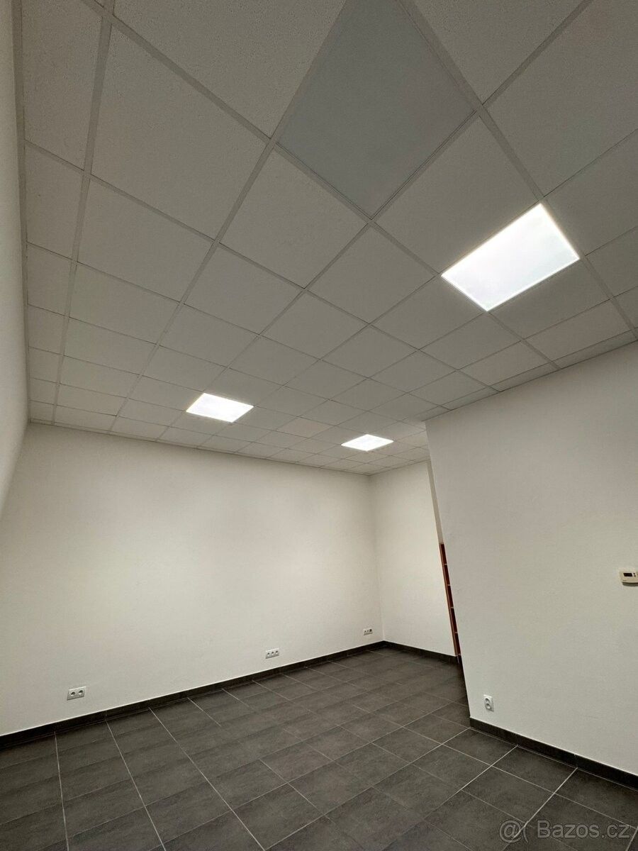 Pronájem kancelář - Uherské Hradiště, 686 01