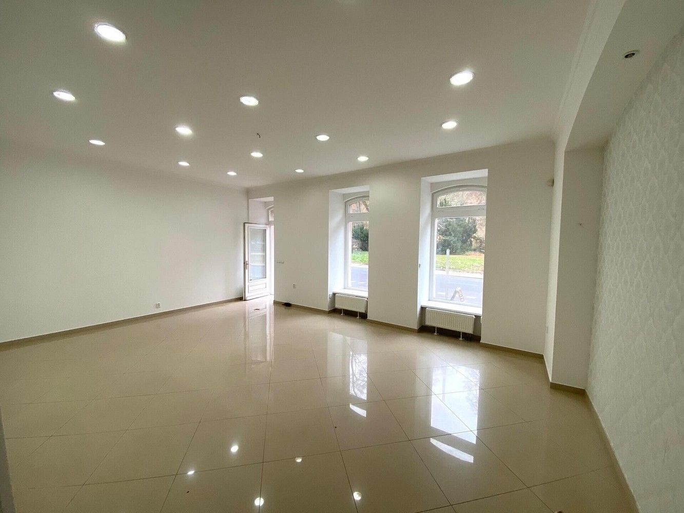 Obchodní prostory · 69 m² · Karlovy Vary, Karlovarský kraj - 4