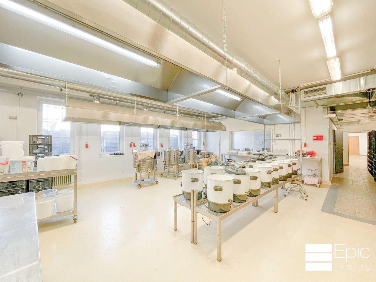 Výrobní prostory, Na Výsluní, Neratovice, 140 m²