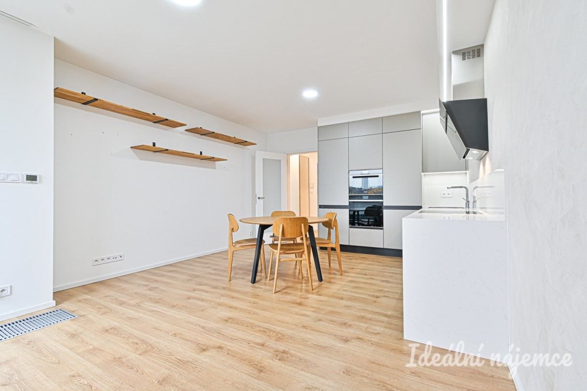 Byt 2+kk · 55 m² · Střední, Brno - 3