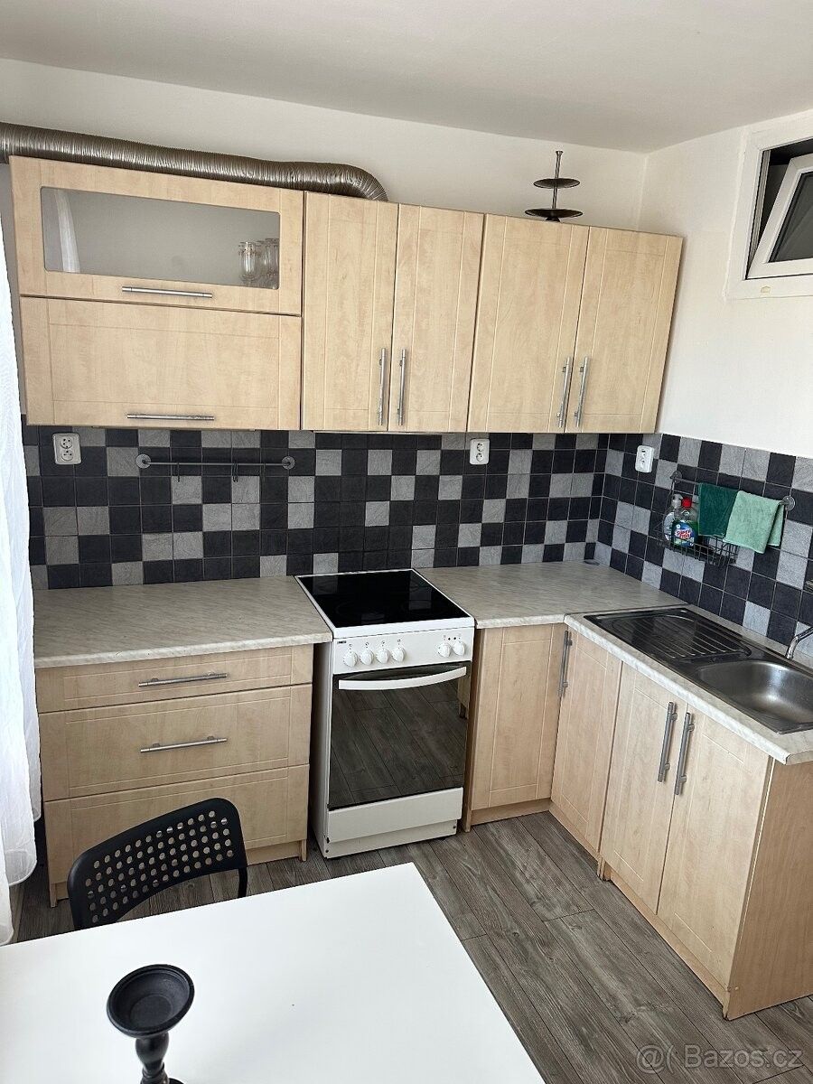 1+1, Pozorka, 417 03