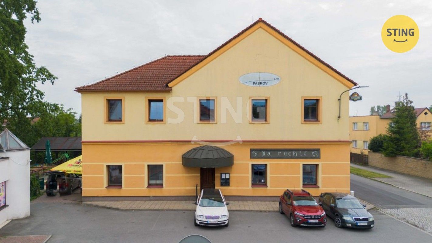 Restaurace, 500 m²