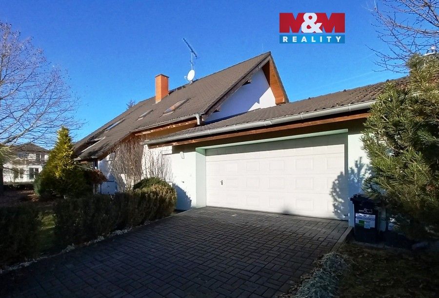 Rodinné domy, U Mlejnku, Zdiby, 241 m²