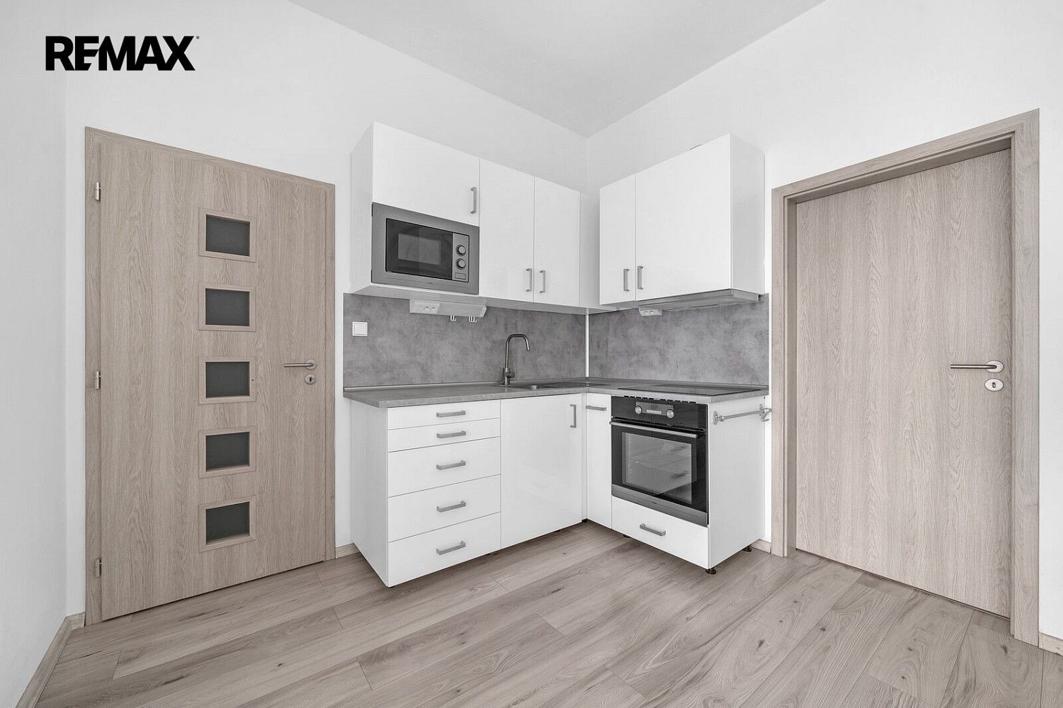 Pronájem byt 2+kk - Milovice - Mladá, okres Nymburk, Středočeský kraj, 44 m² - 1