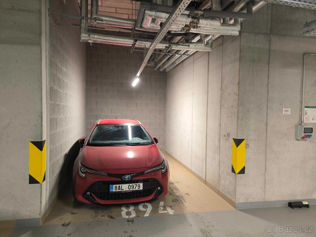 Pronájem garáž - Praha, 143 00