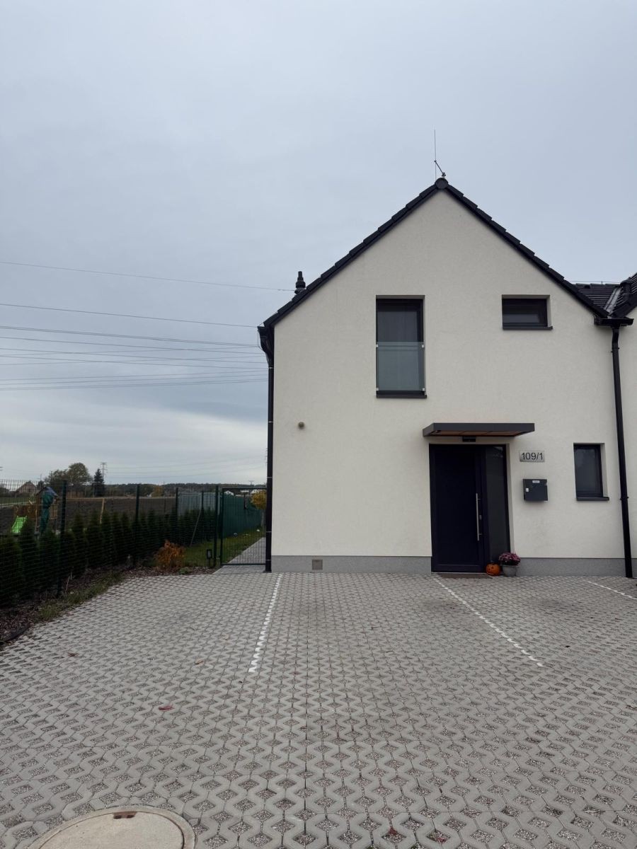 Pronájem rodinný dům - 10138, Dolany - Dolany u Kladna, Středočeský kraj, 101 m² - 2