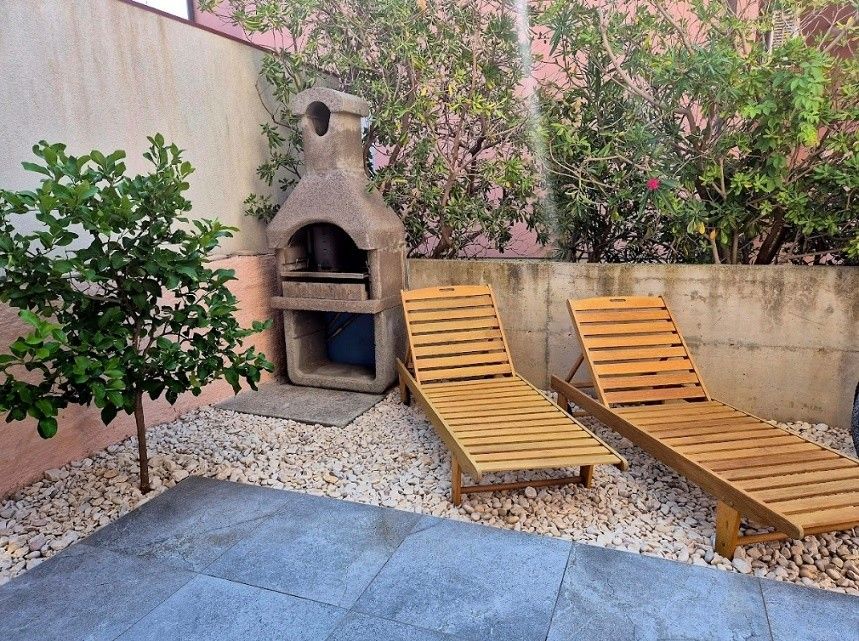 Byty, 987 66, Zahraničí