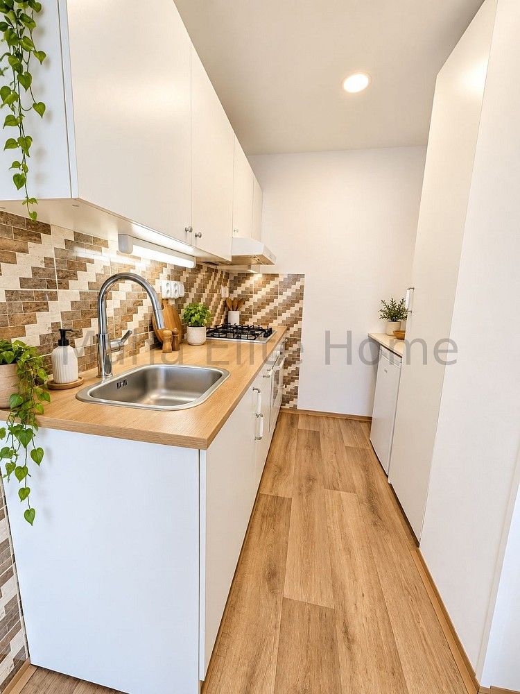 Byt 2+kk · 43 m² · Praha - Háje, okres Praha 11, Hlavní město Praha - 4