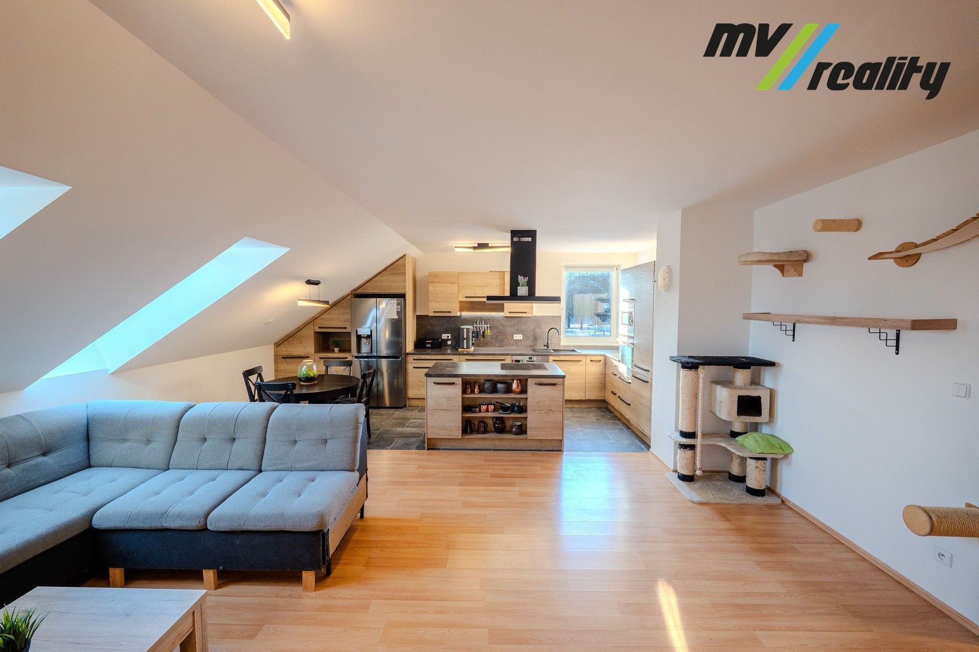 Prodej byt 4+kk - Kaštanová, Milovice, 131 m²