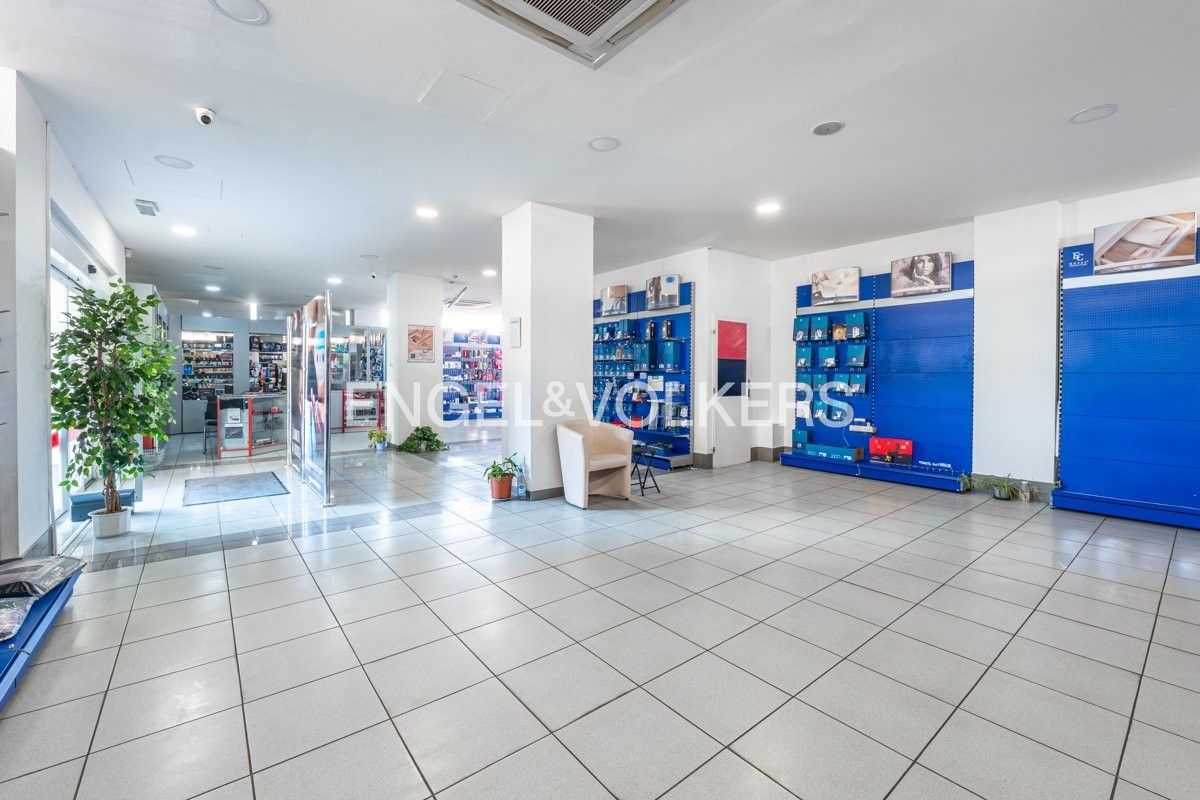 Pronájem obchodní prostory - Milady Horákové, Praha, 340 m²