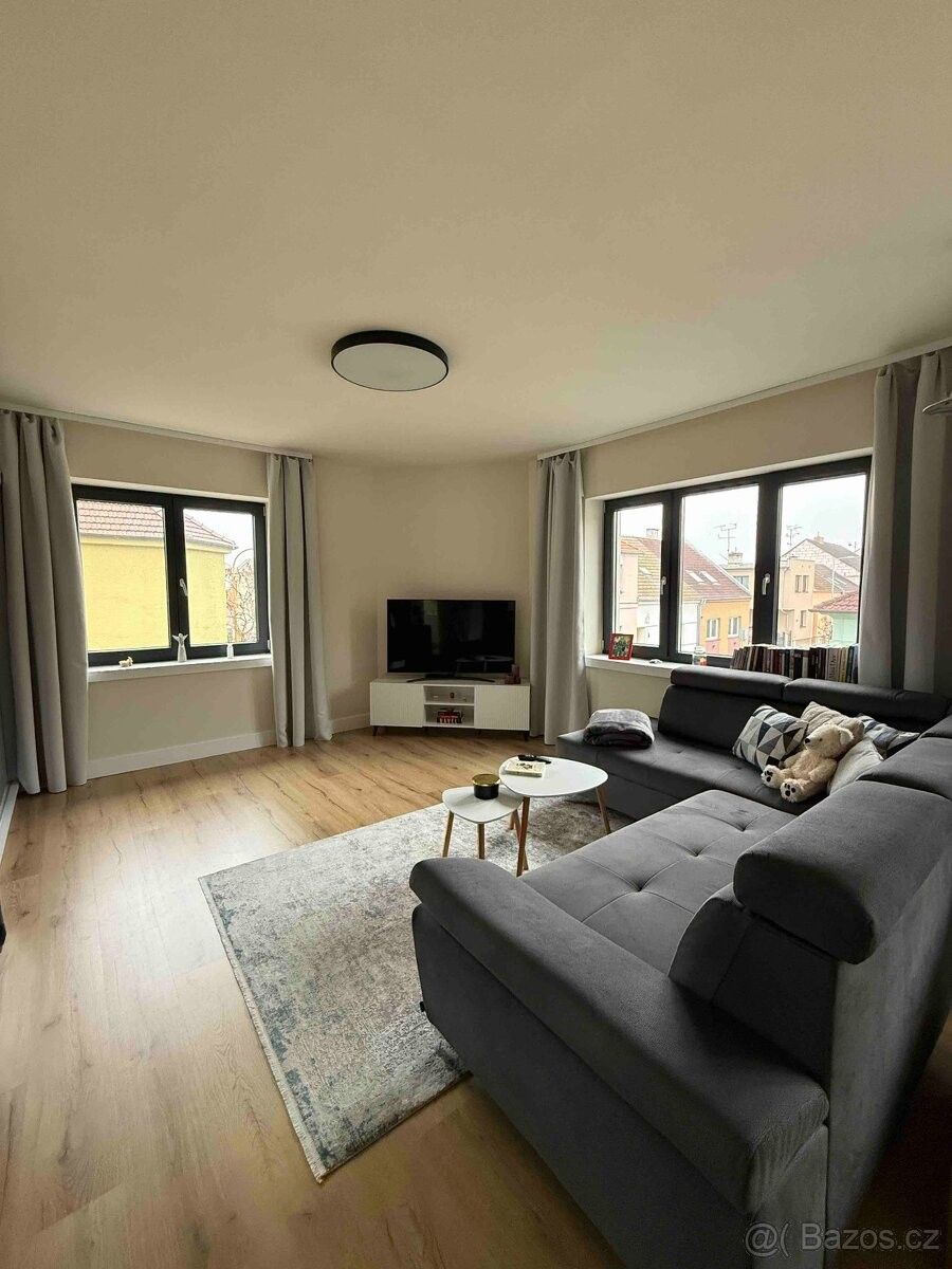 Prodej byt - Hodonín, 695 01