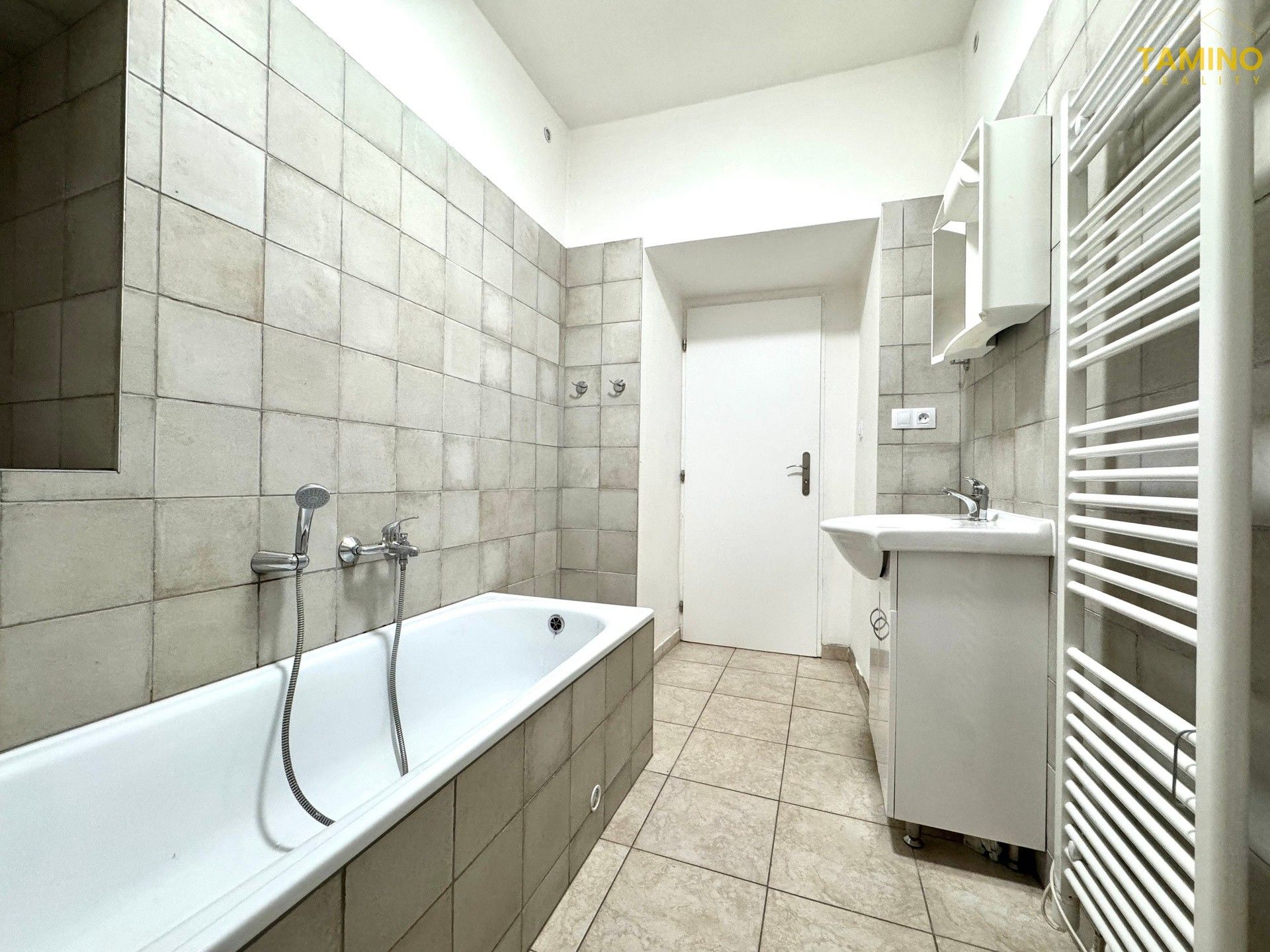 Byt 2+kk · 50 m² · nám. Sv. J. Nepomuckého 25, Studená - 4