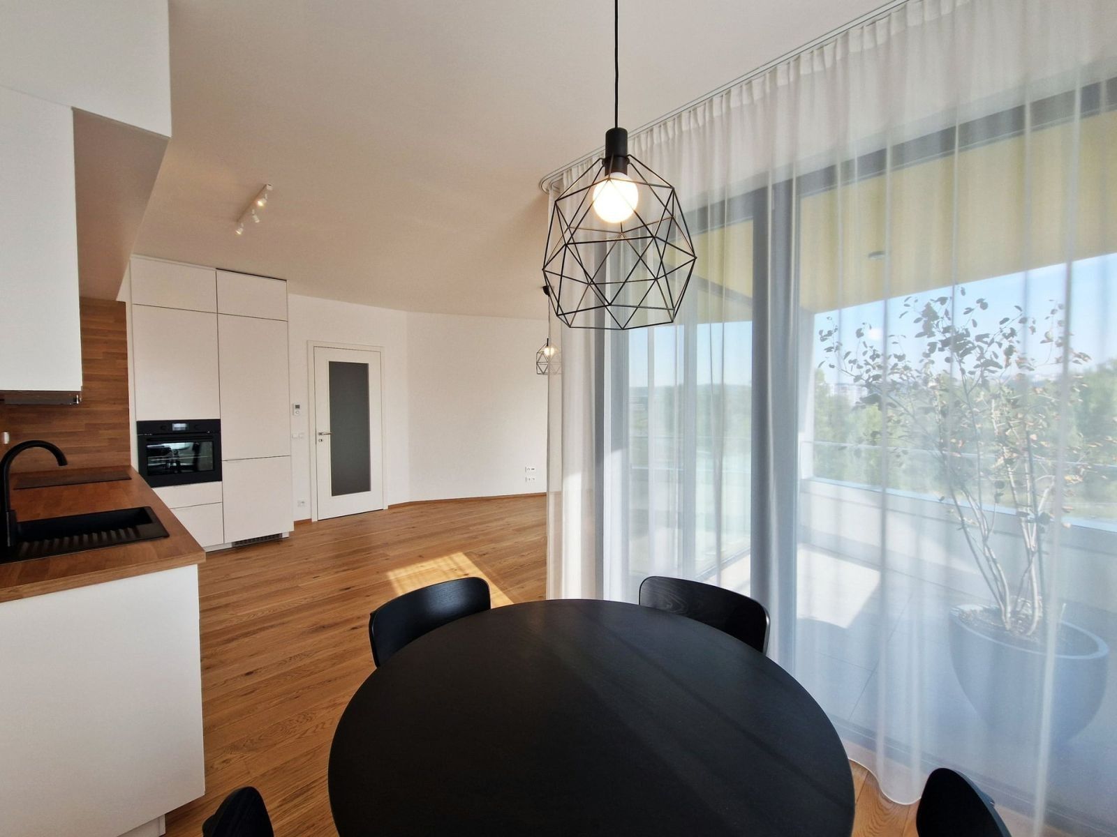 Pronájem byt 2+kk - Sokolova, Praha - Karlín, 55 m² - 5