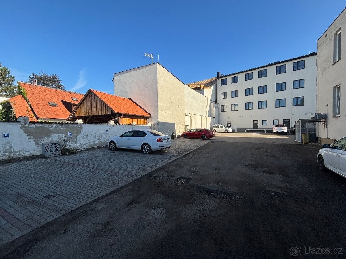 Garáže, Žďár nad Sázavou, 591 01 - 2