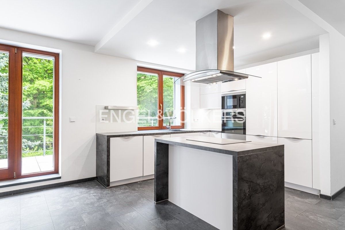 Pronájem rodinný dům - Poběžovická 823, Praha Kunratice, 320 m² - 2
