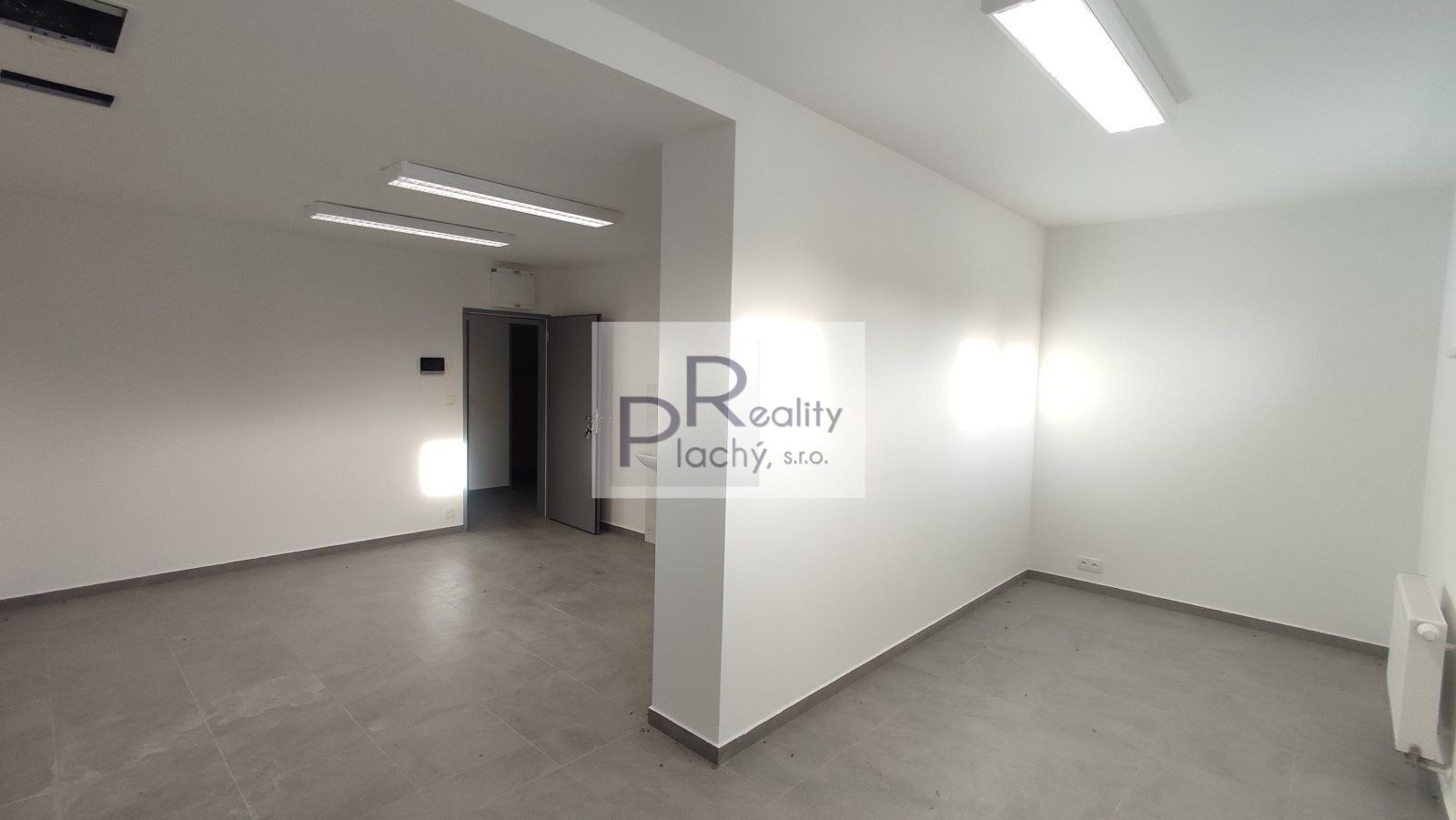 Kanceláře, Hevlín, 33 m²