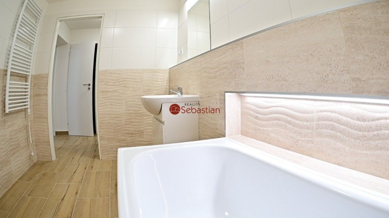 Pronájem byt 2+1 - Antonína Sochora, Teplice, 61 m²