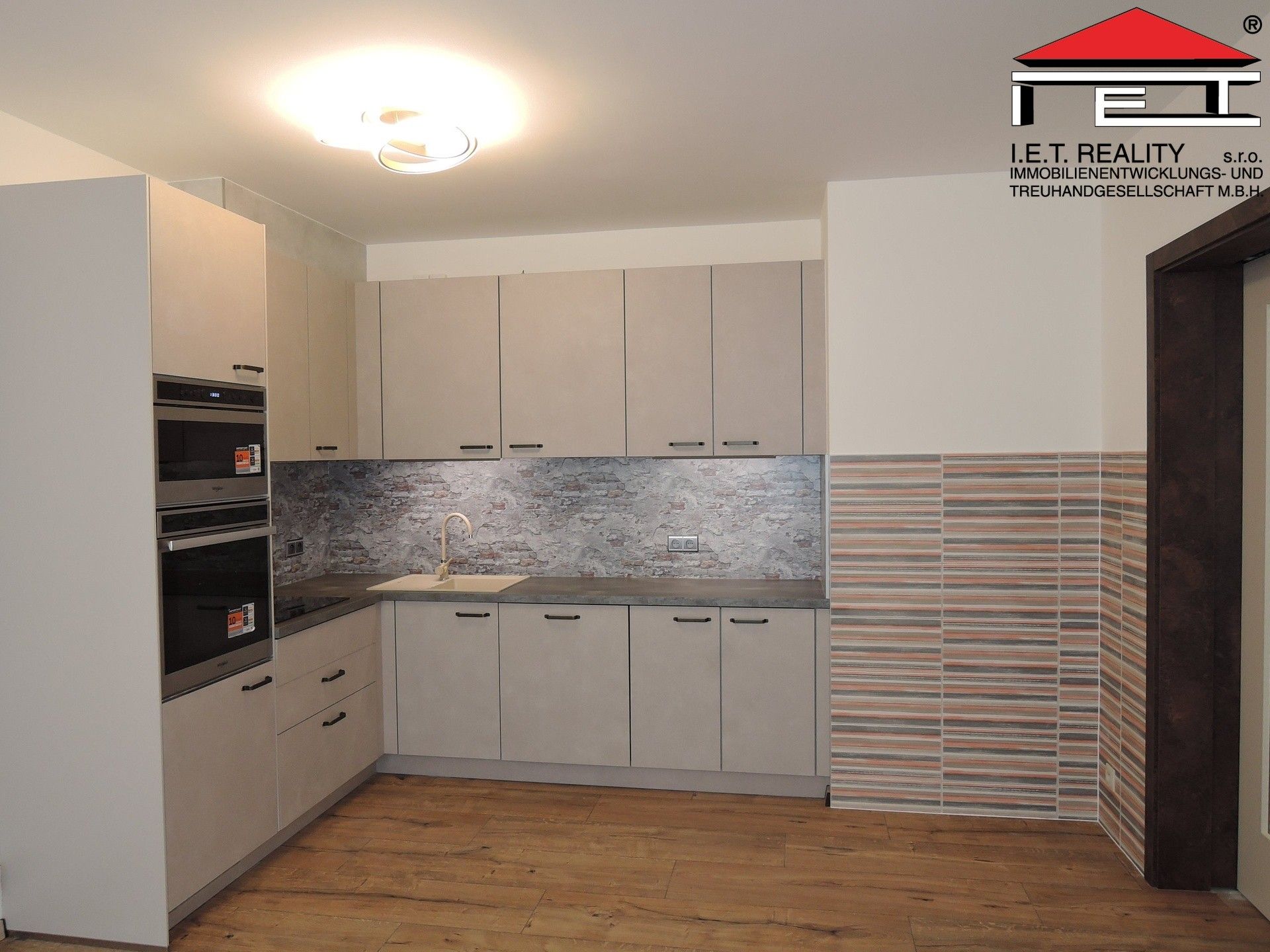 3+kk, Kabešova, Praha, 82 m² - 1