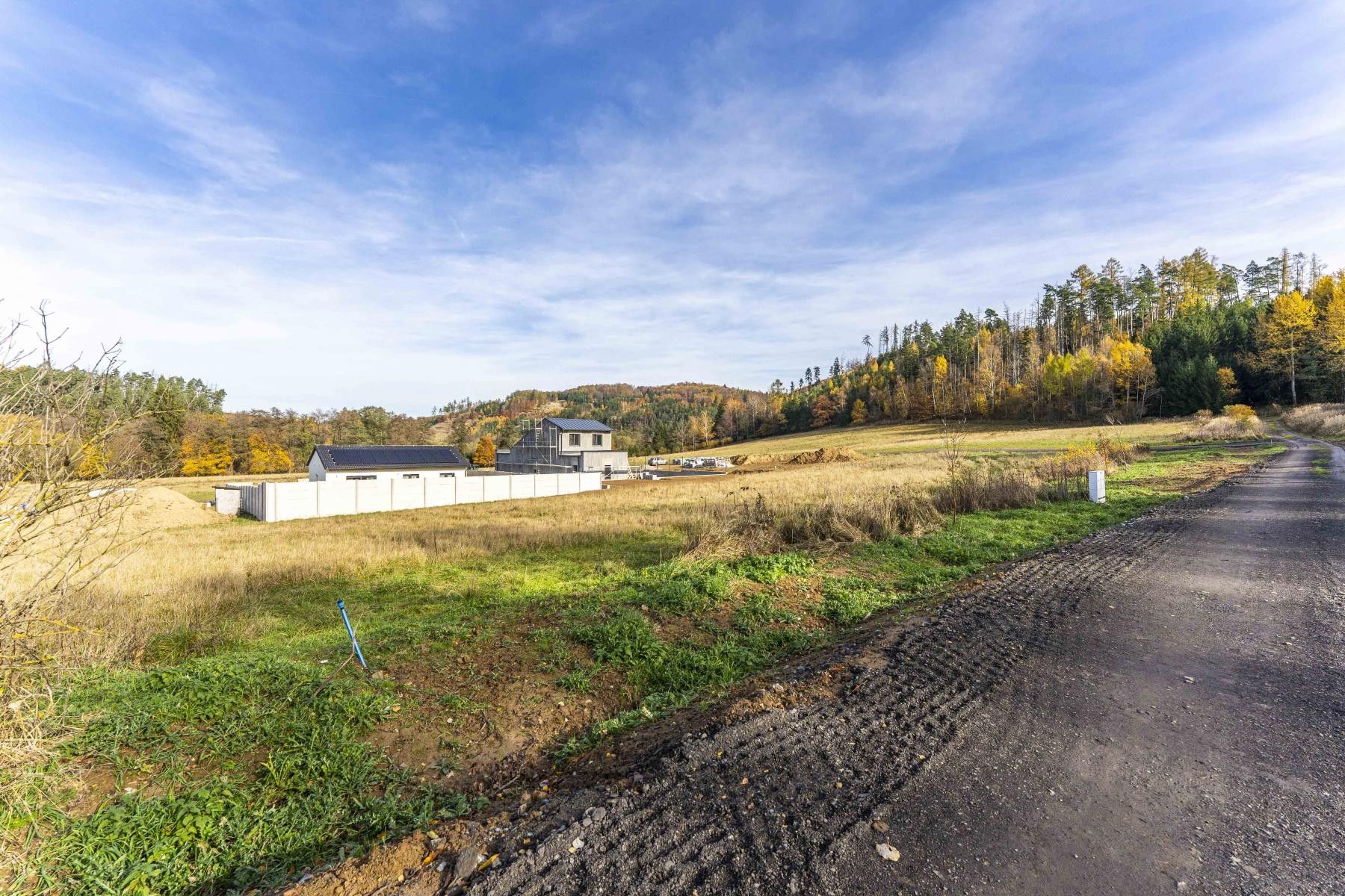 Prodej pozemek pro bydlení - Libež, 931 m²