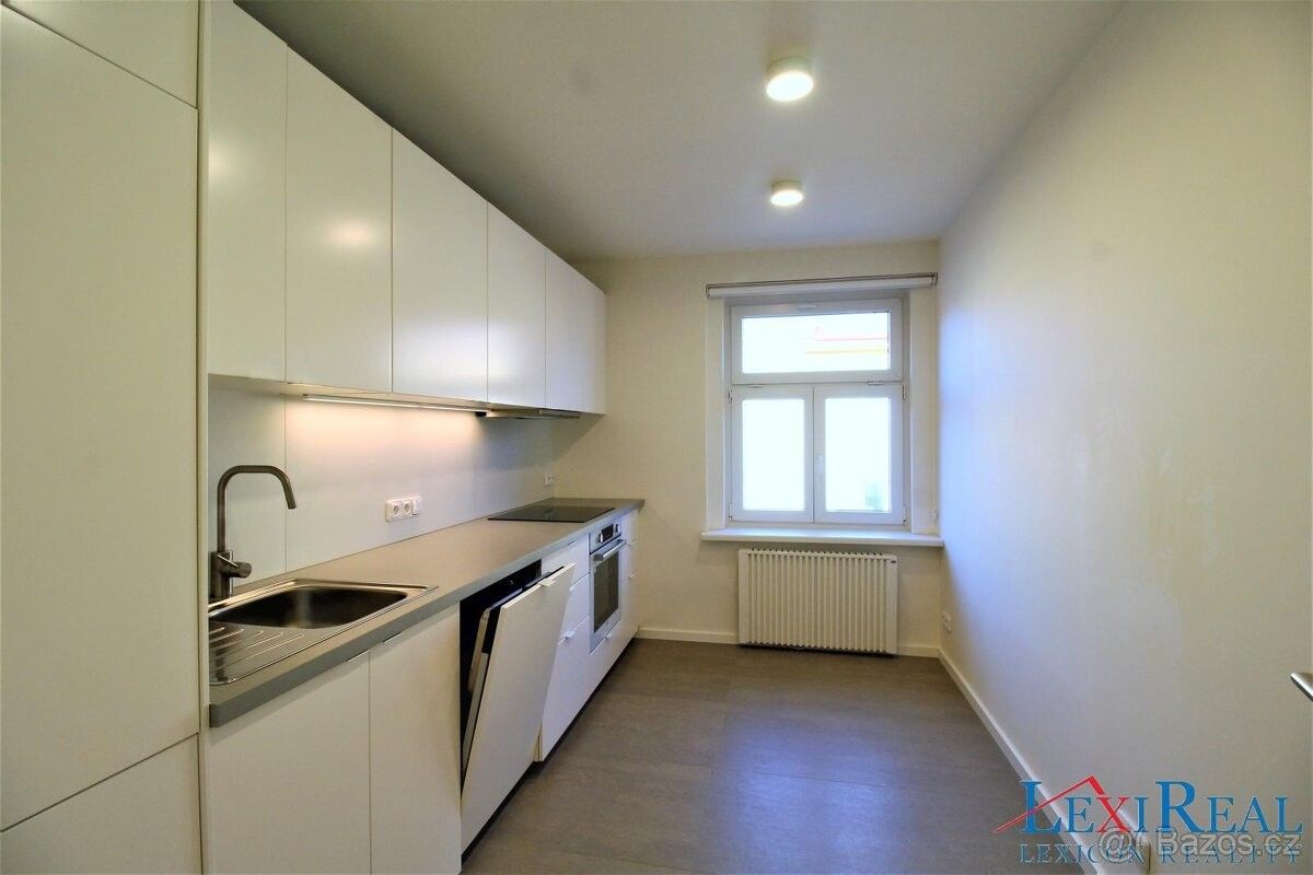 Byty, Praha, 180 00