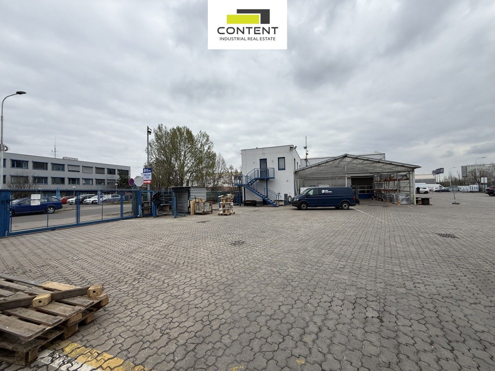 Pronájem sklad - Radiová, Praha, 3 922 m²
