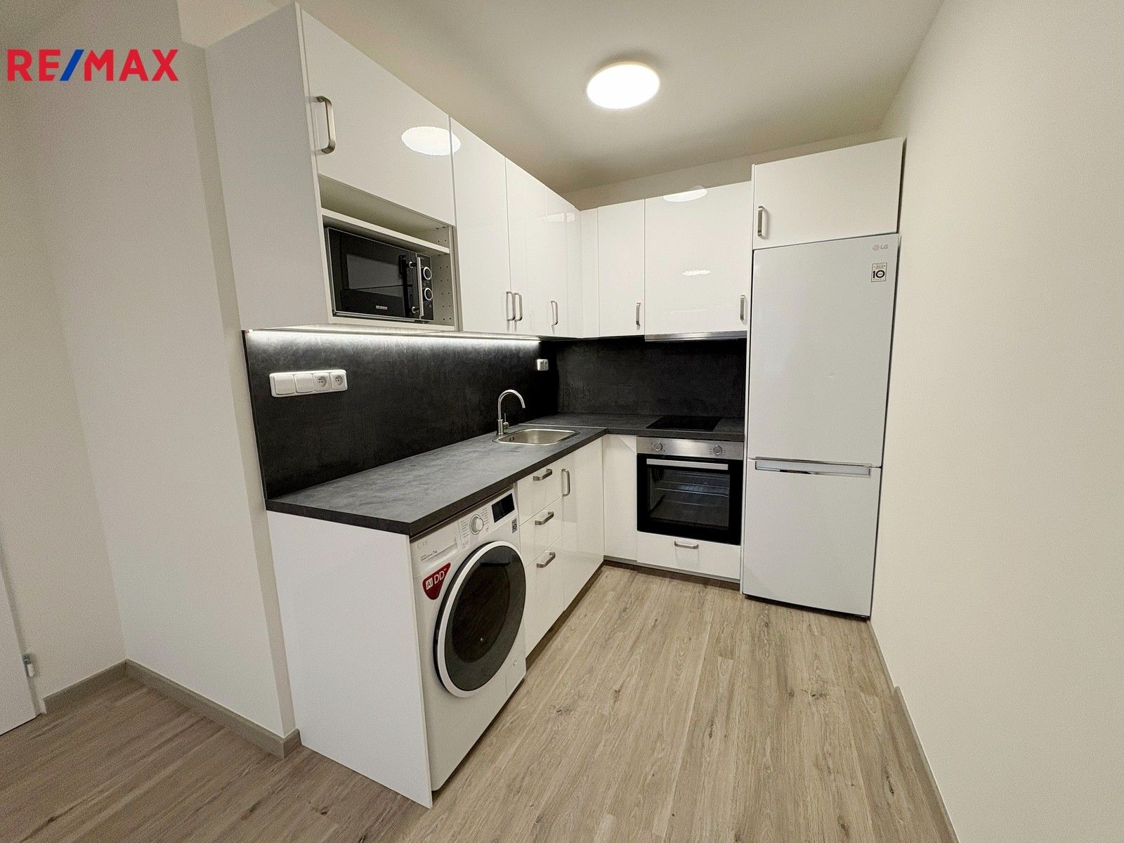 Pronájem byt 2+kk - Ruprechtická, Praha, 45 m²