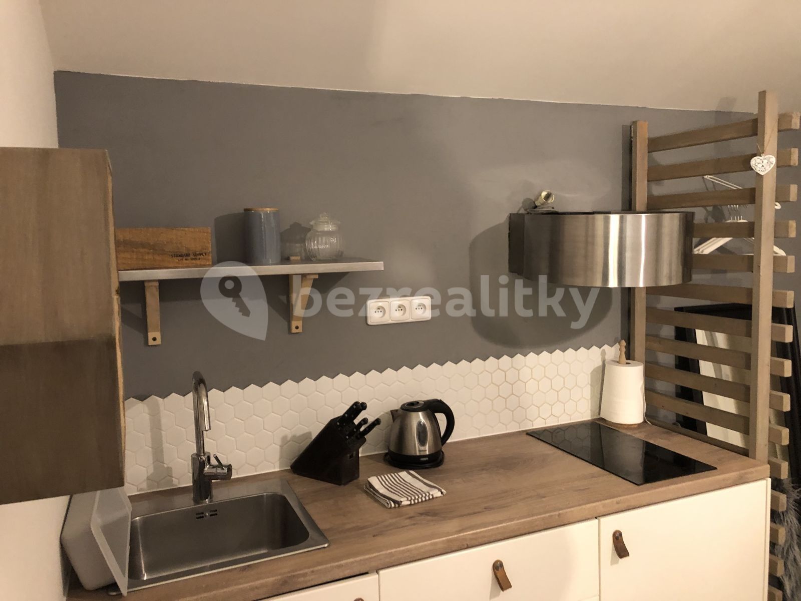 1+kk, Umělecká, Praha - Holešovice, 16 m² - 1
