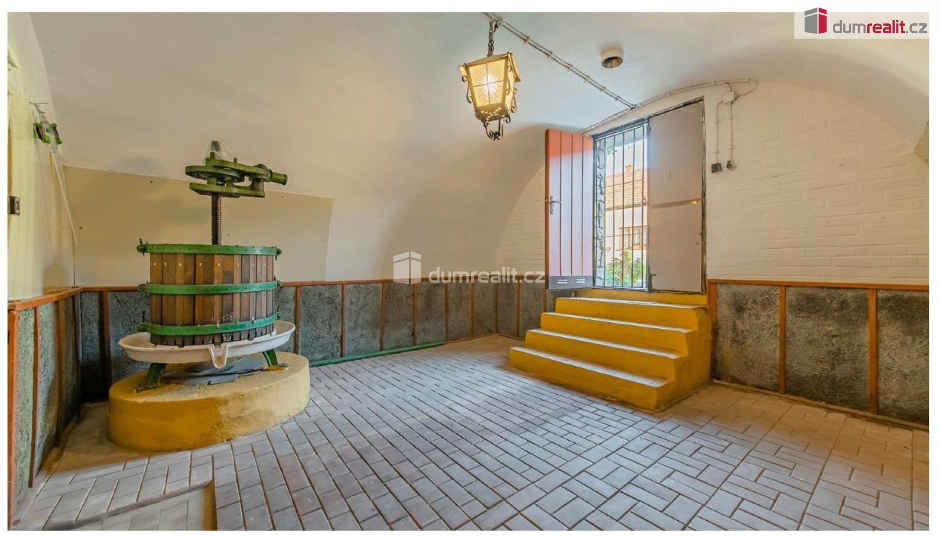 Pronájem garáž - Hovorany, 60 m²