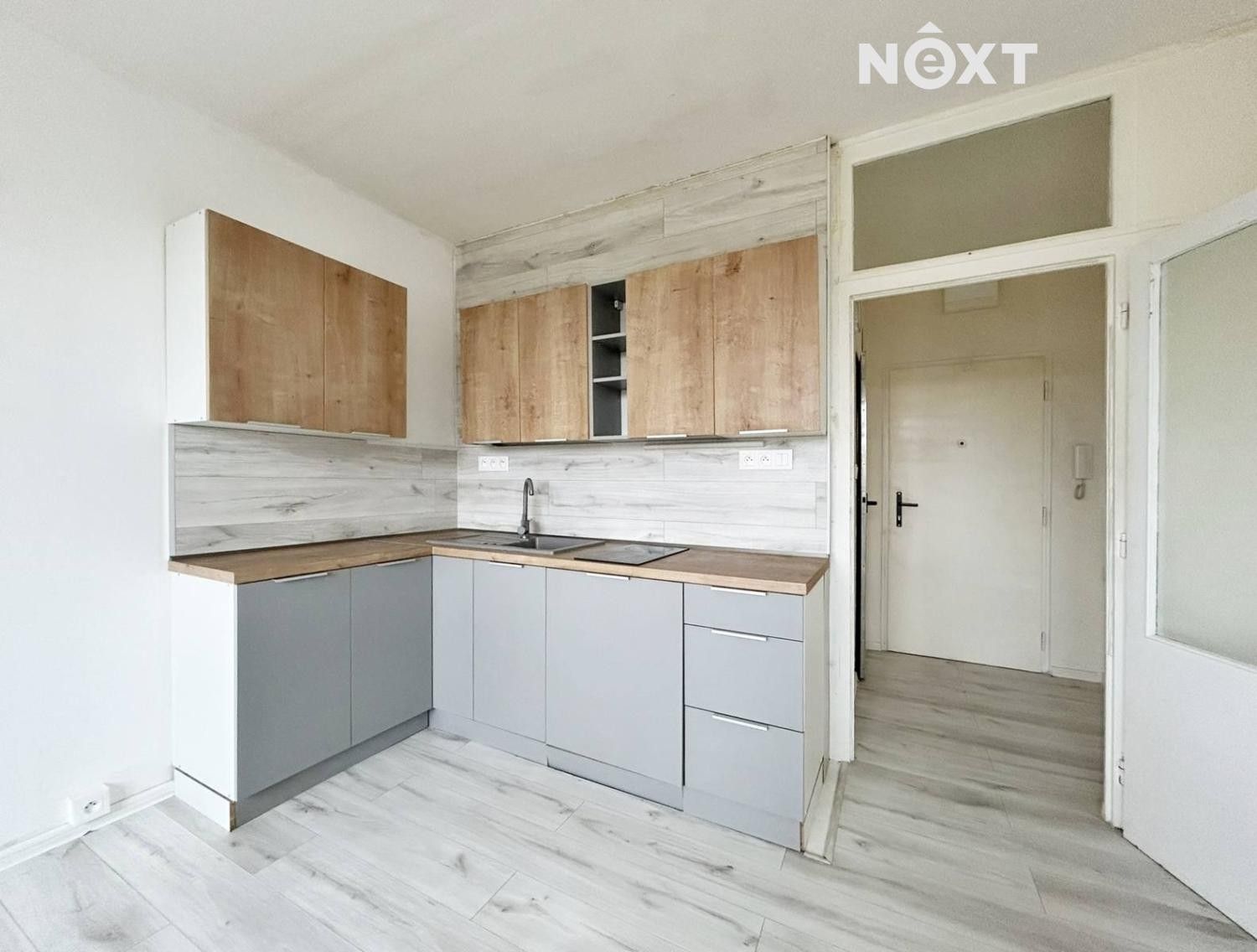 1+kk, náměstí 9. května, Chodov, 18 m²