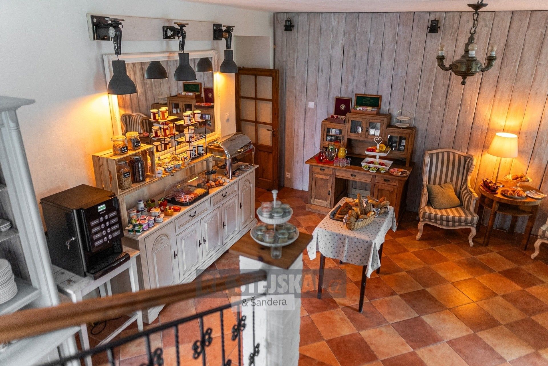 Prodej ubytovací zařízení - Číměř, 768 m²