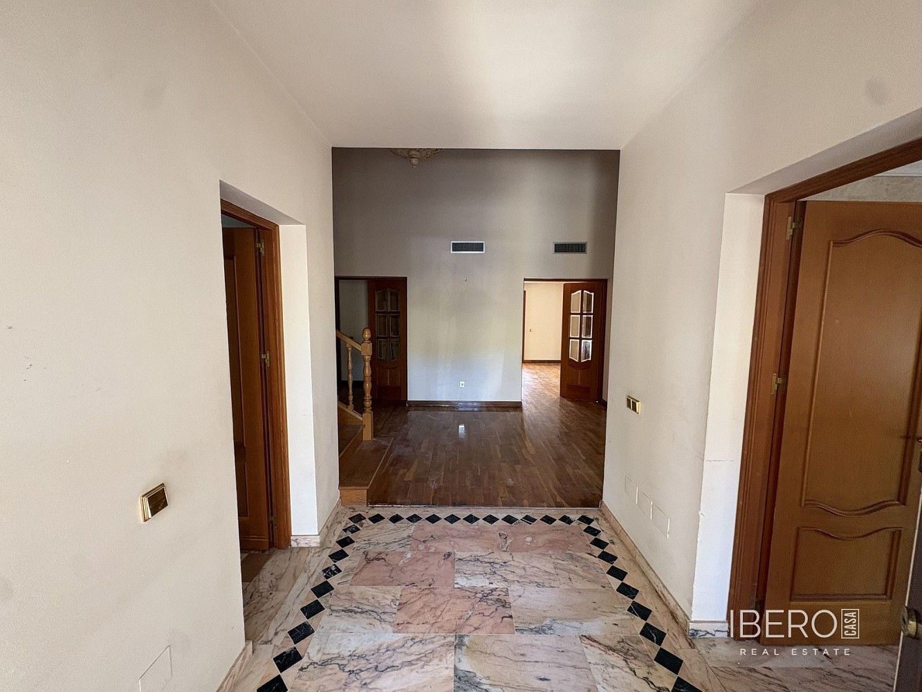 Rodinný dům · 388 m² · Nueva Andalucía, ES - 3