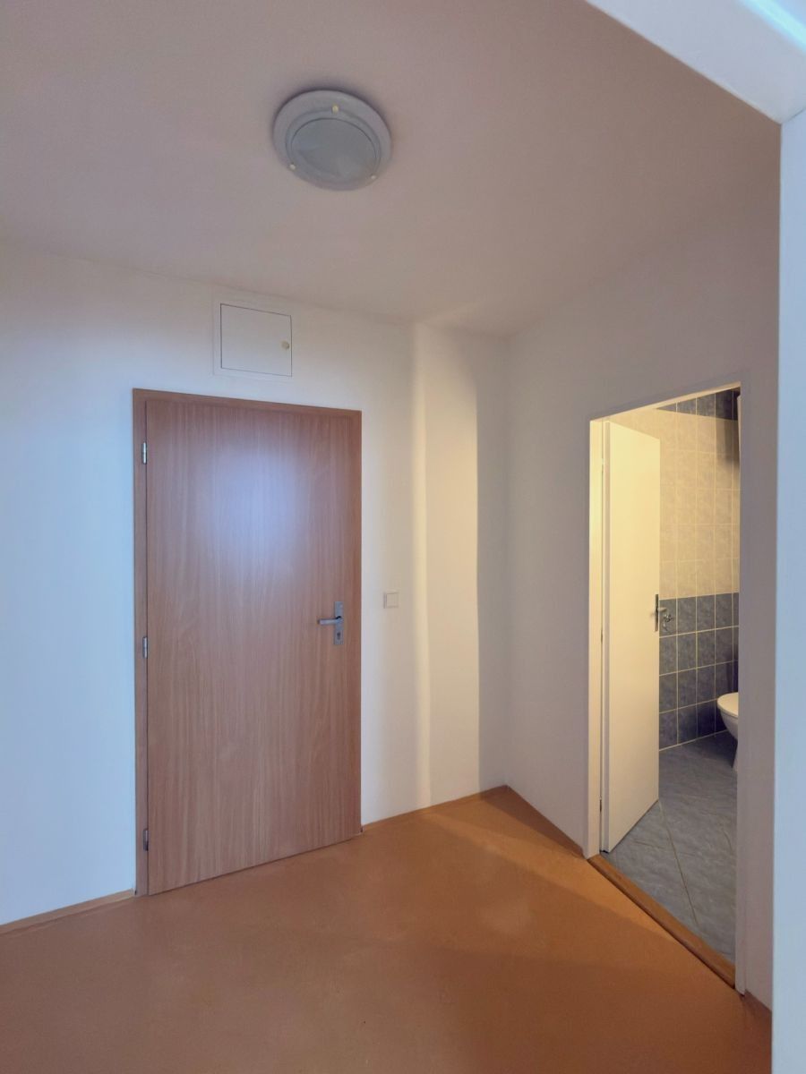 Pronájem byt 1+kk - Zbynická, Praha - Radotín, 39 m² - 5