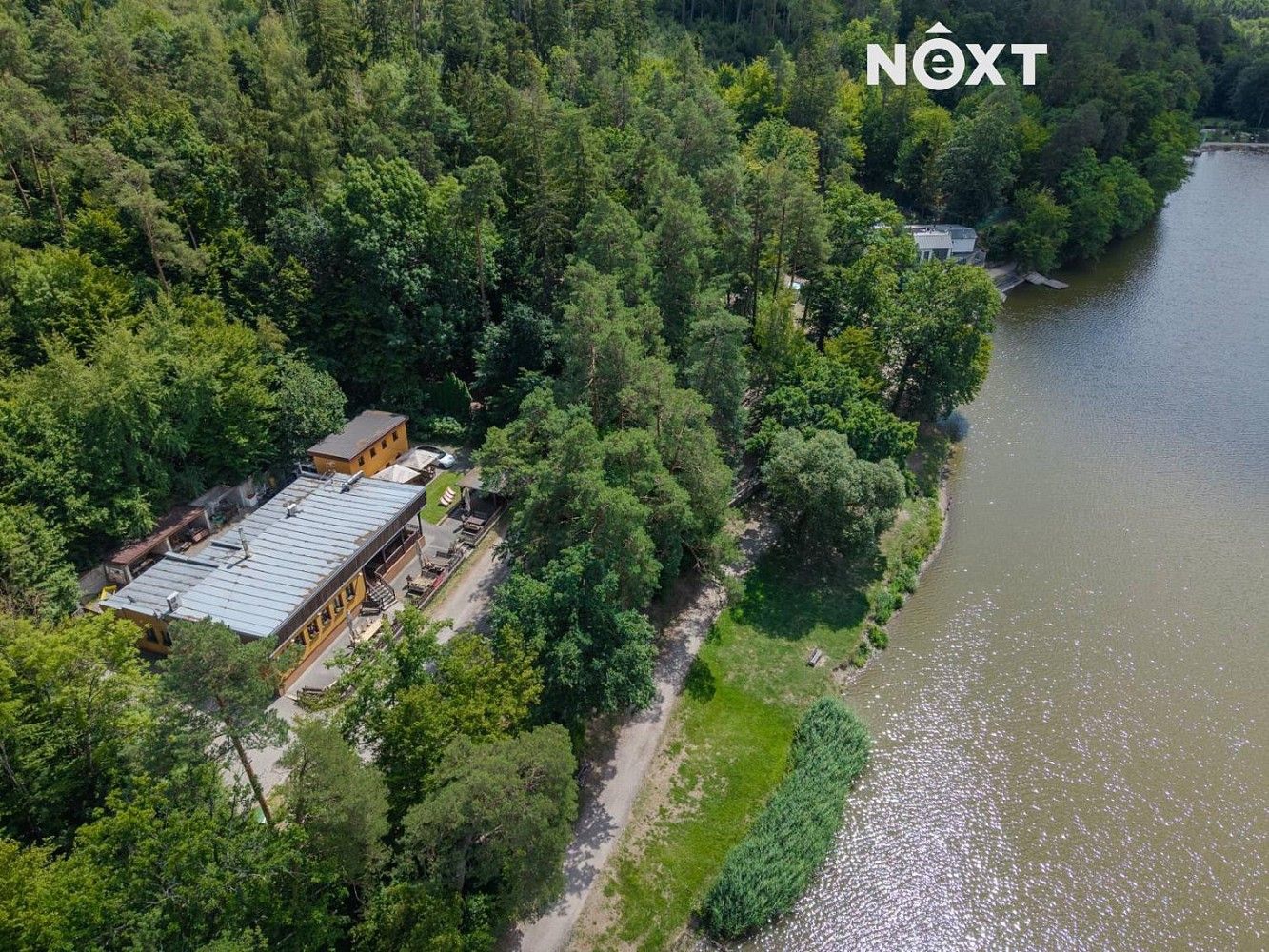 Restaurace, 304 m²
