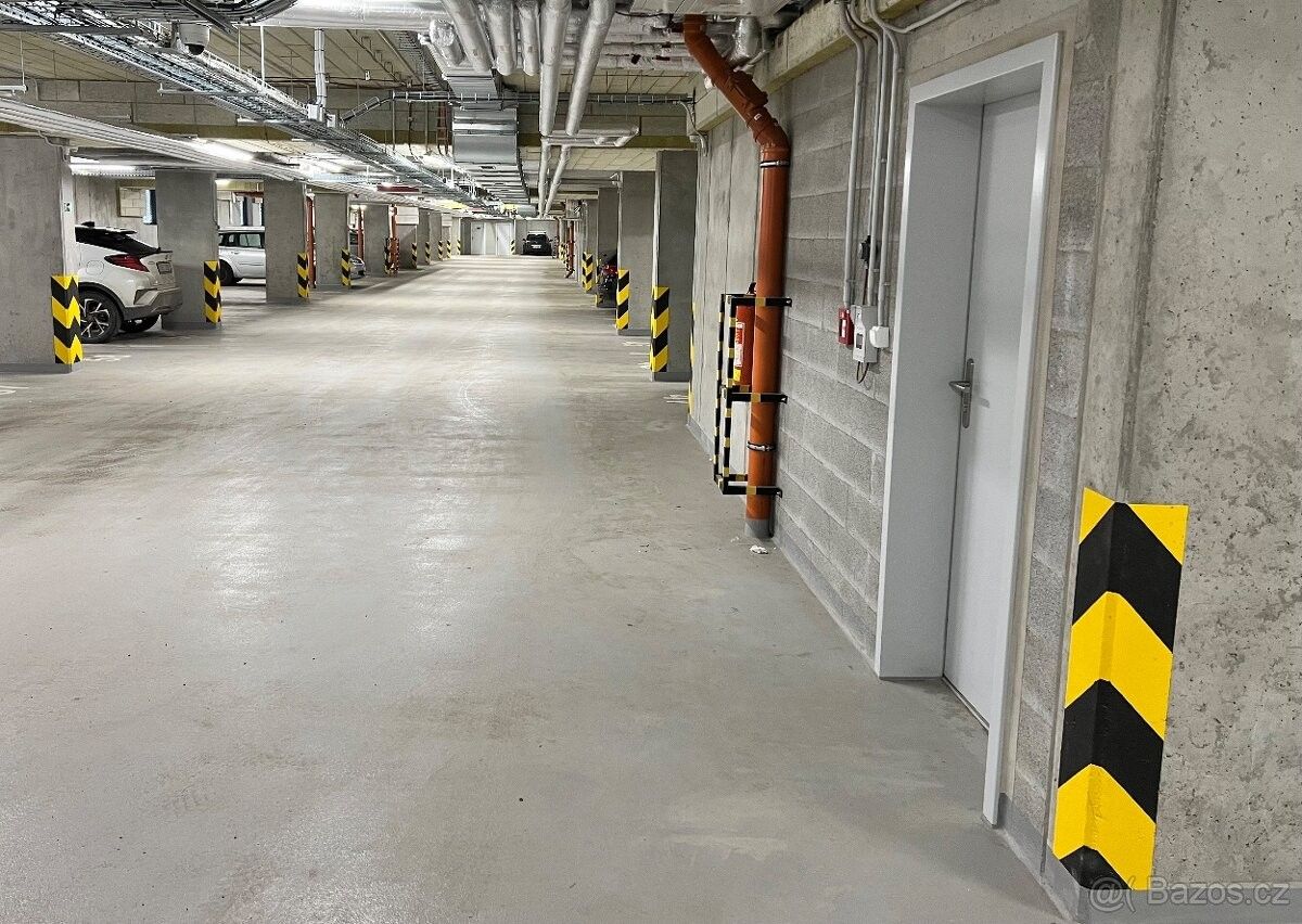 Pronájem garáž - Praha, 130 00