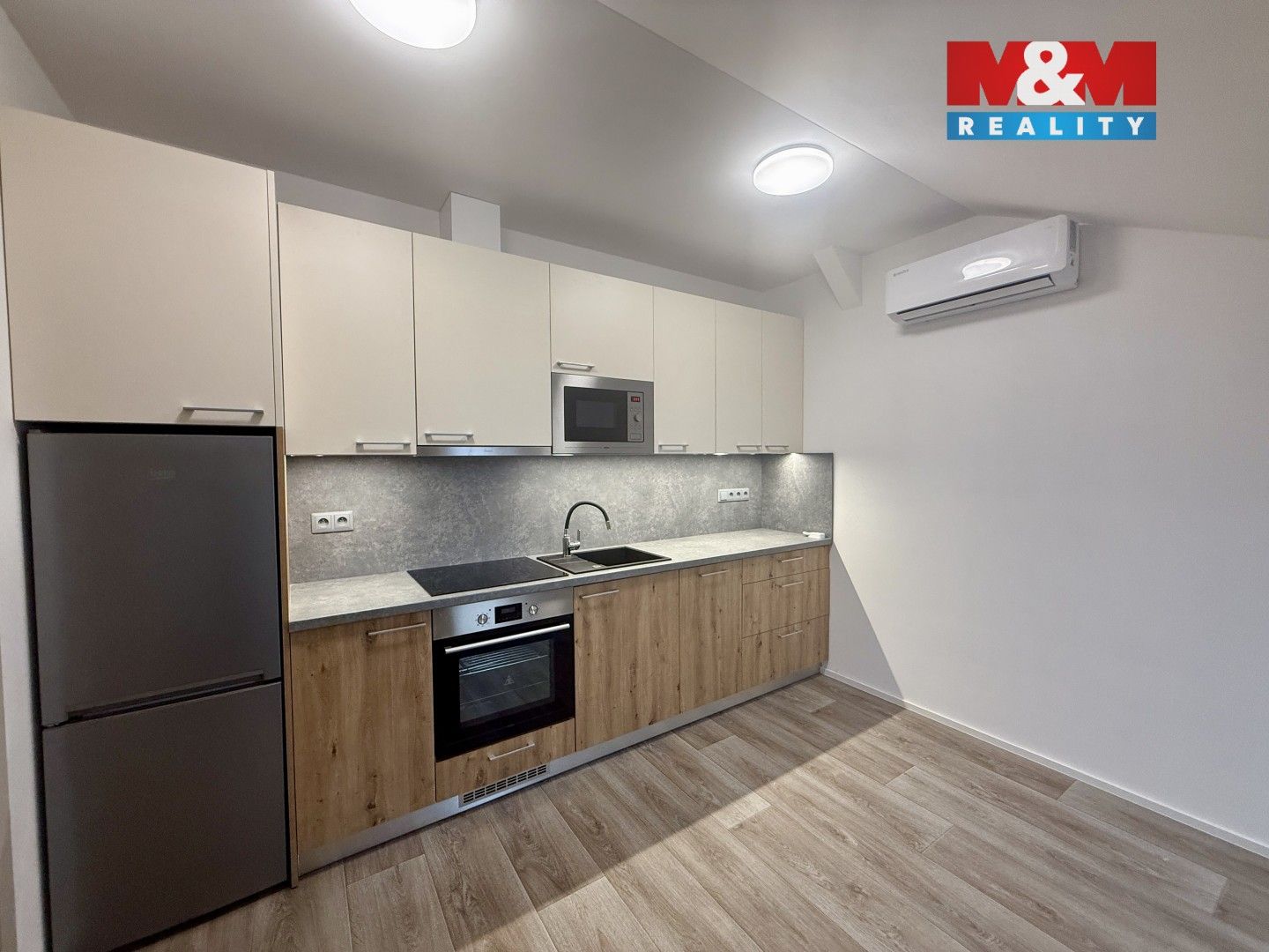 Pronájem byt 2+kk - Králova Lhota, 40 m²