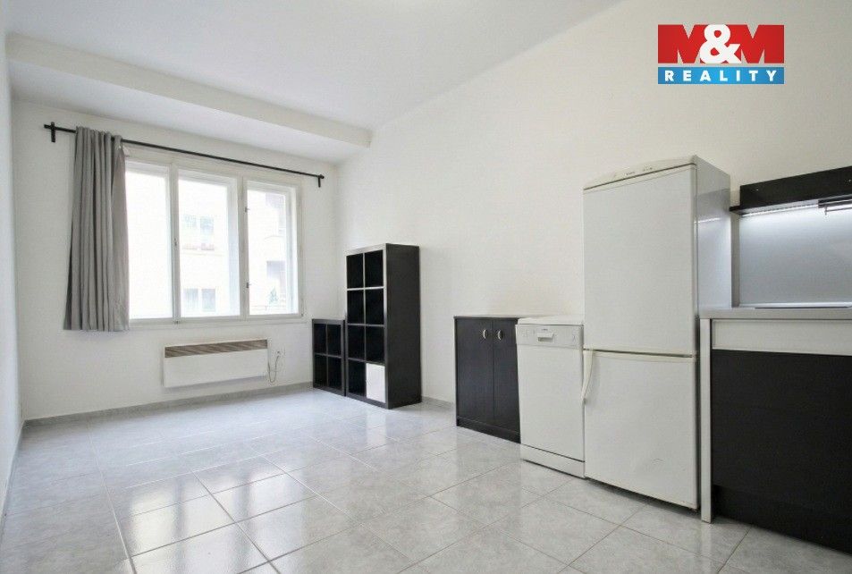 Pronájem byt 1+1 - Kafkova, Praha, 47 m²