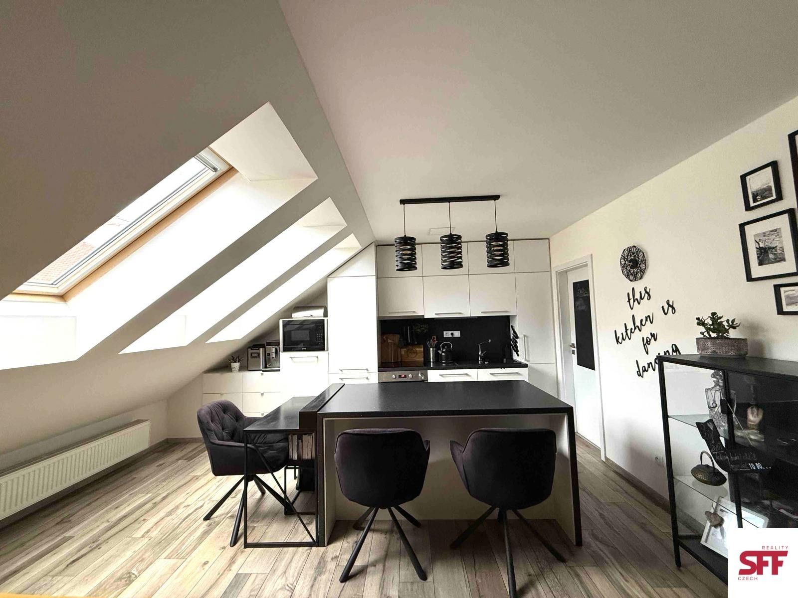 Pronájem byt 2+kk - Novákových, Praha, 72 m²