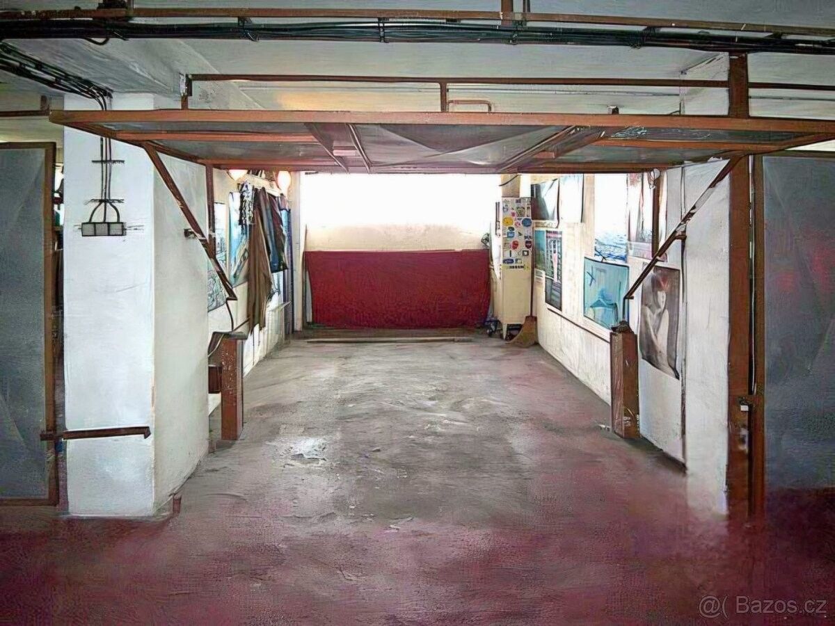 Garáže, Praha, 149 00