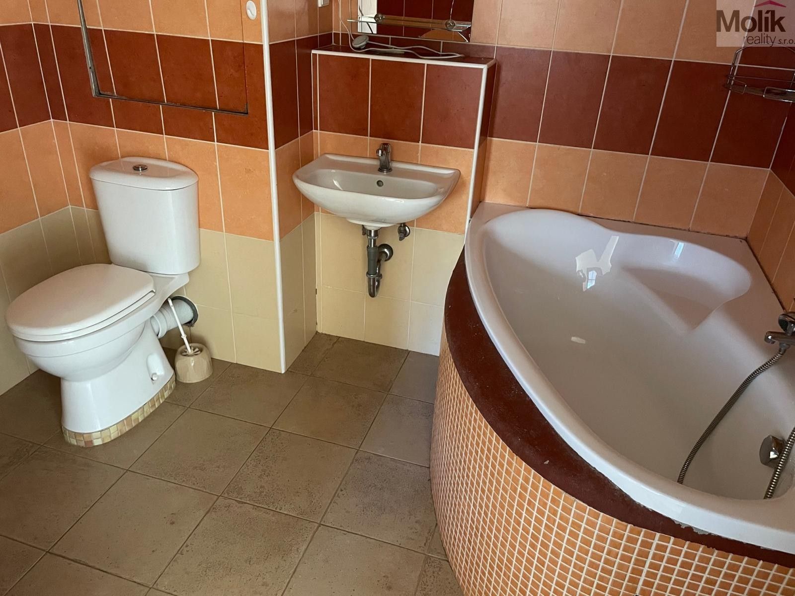 Byt 3+1 · 62 m² · Česká, Most - 4