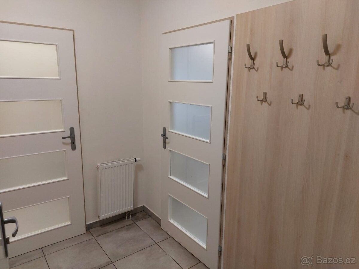 Pronájem byt - Rohatec, 696 01