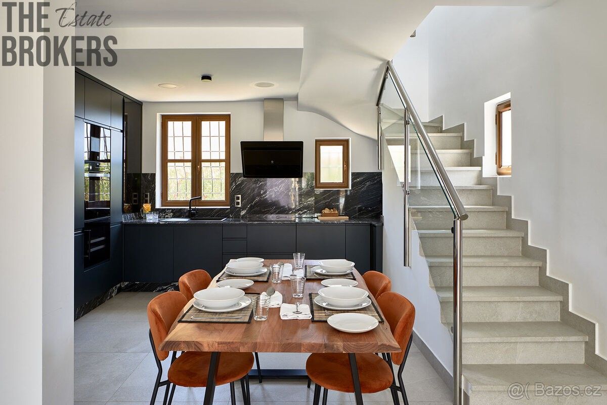 Prodej rodinný dům - 987 66, Zahraničí