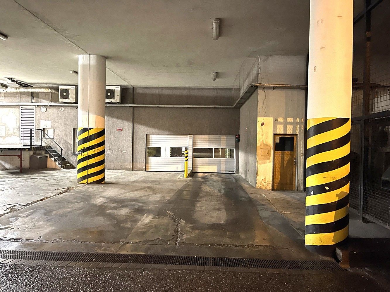 Garáž · 17 m² · Praha - Stodůlky, okres Praha 13, Hlavní město Praha - 3