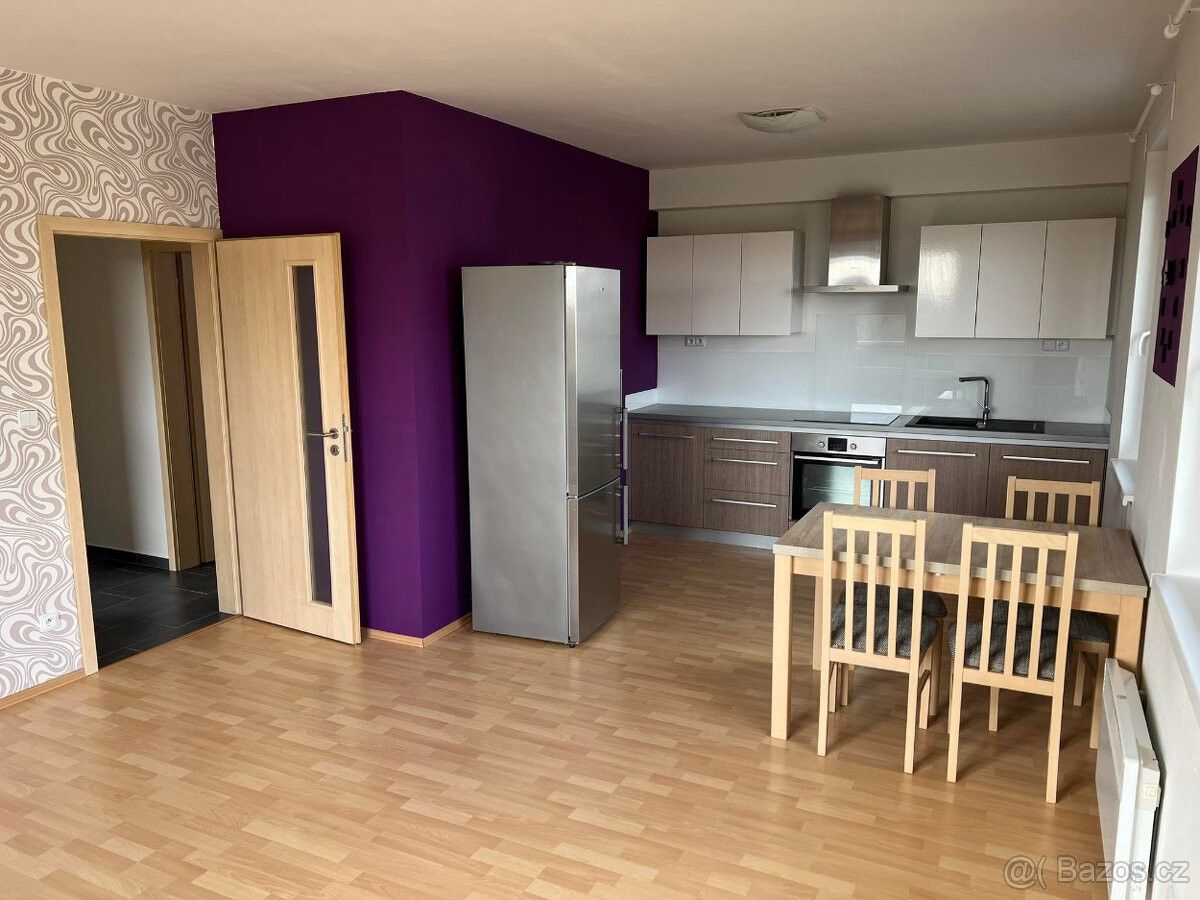 Pronájem byt - Velké Meziříčí, 594 01