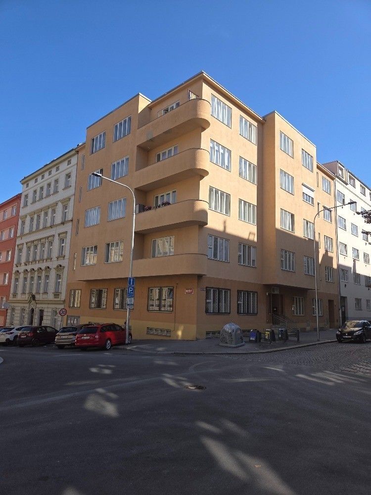 Obchodní prostory, 124 m²